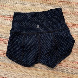 Lululemon booty shorts